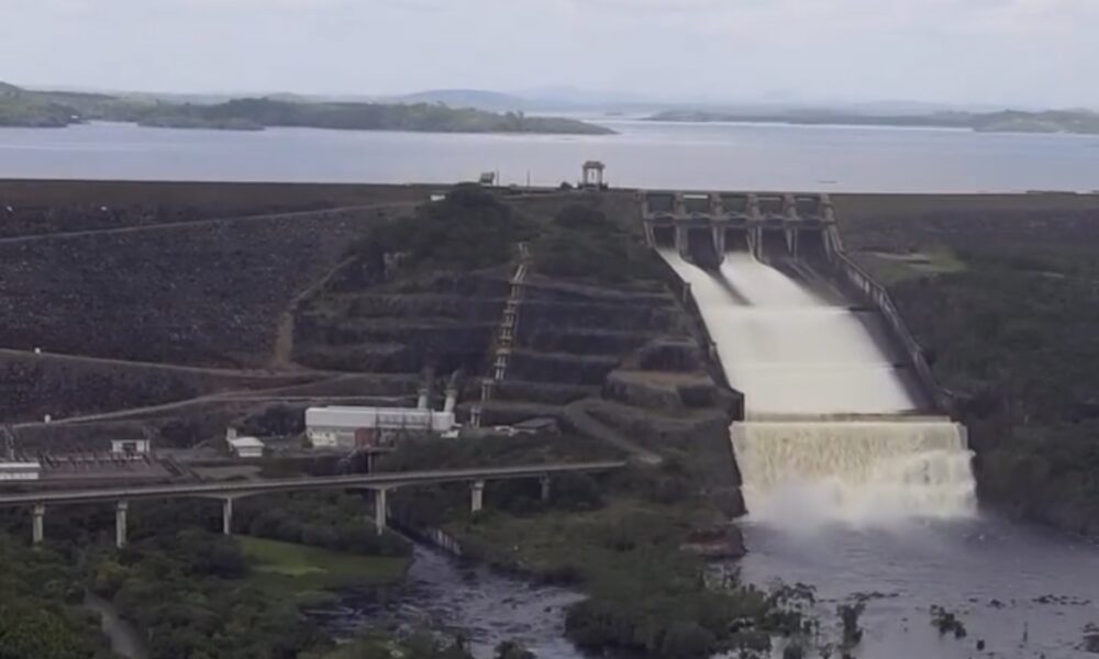 Barragem de Pedra do Cavalo na Bahia onde comportas serão abertas para controle do Nível da água